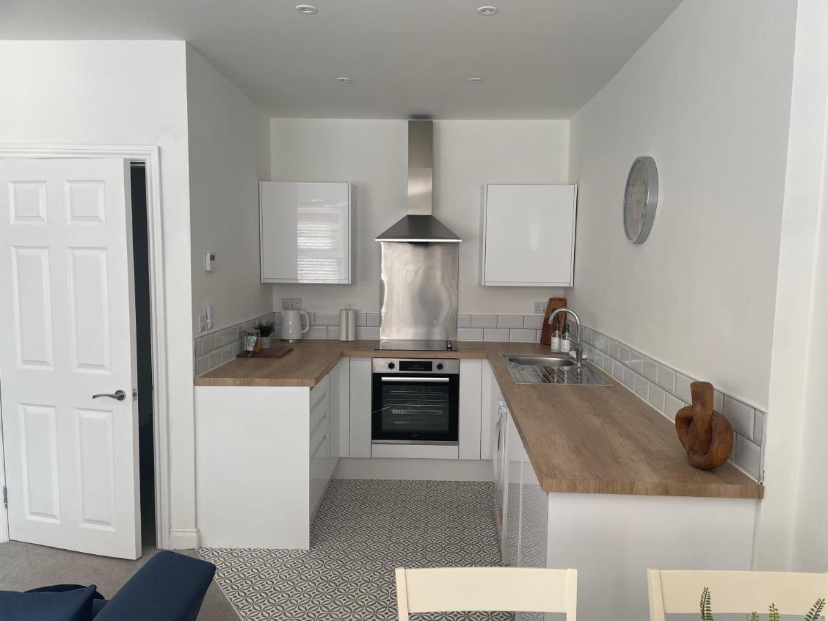 #1 - At 12 Story St Apartment
